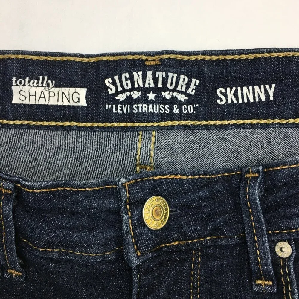 Levi's Signature Jeans Totally Shaping Skinny Dark Wash size 12 length 28